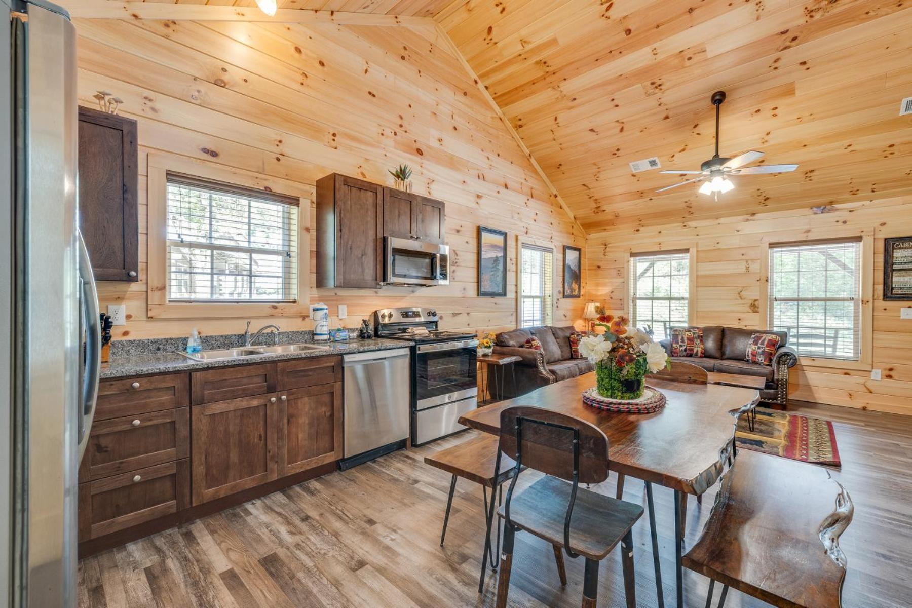 Bear Clubhouse Hot Tub, 1Mile From The Parkway, 900 In Free Tickets! Villa Pigeon Forge Dış mekan fotoğraf