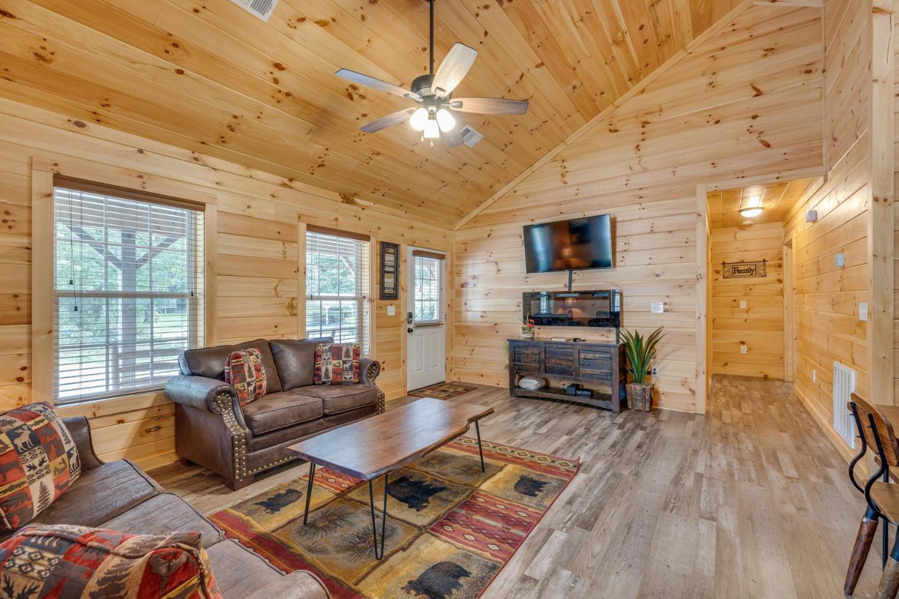 Bear Clubhouse Hot Tub, 1Mile From The Parkway, 900 In Free Tickets! Villa Pigeon Forge Dış mekan fotoğraf