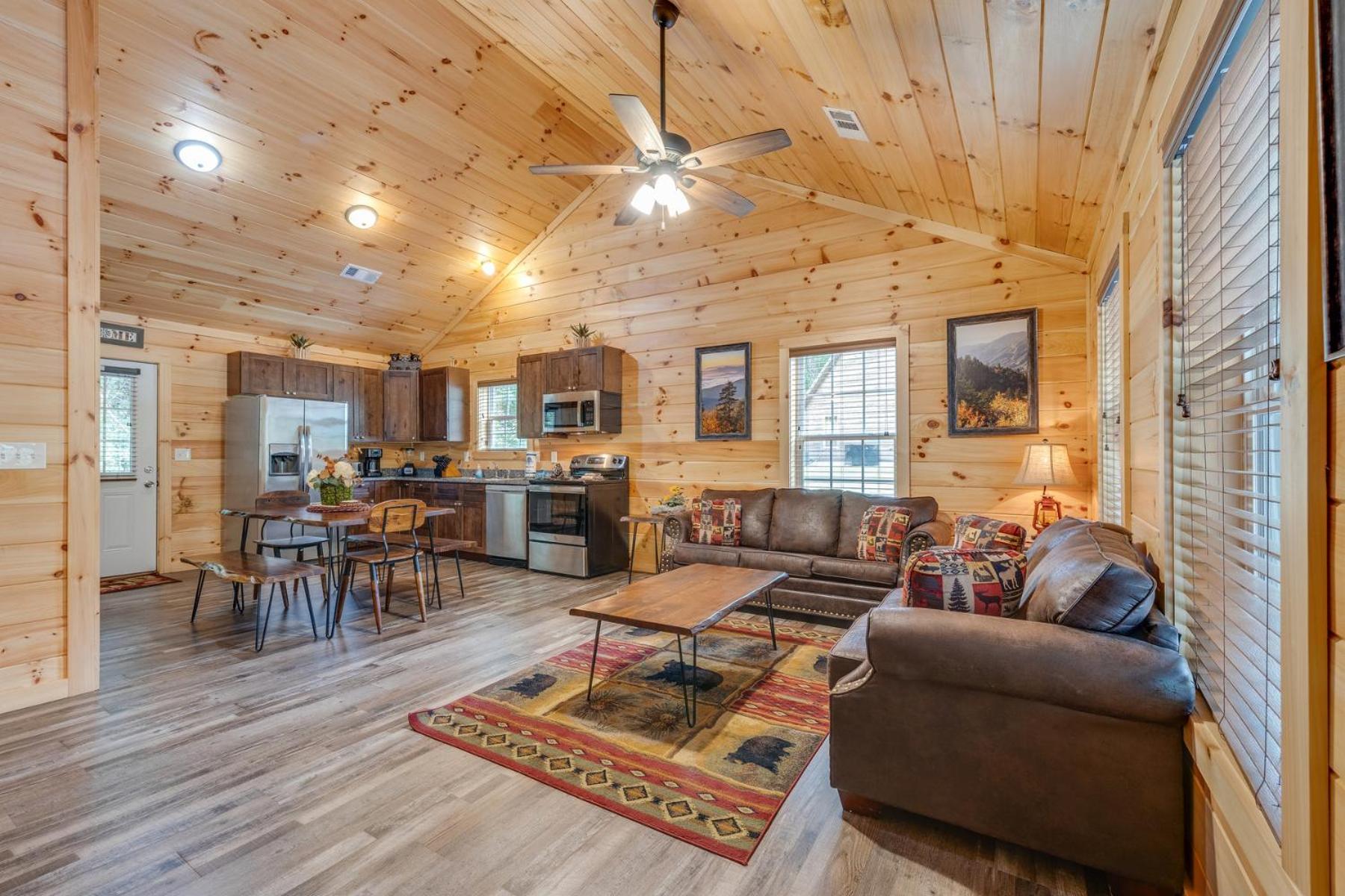 Bear Clubhouse Hot Tub, 1Mile From The Parkway, 900 In Free Tickets! Villa Pigeon Forge Dış mekan fotoğraf